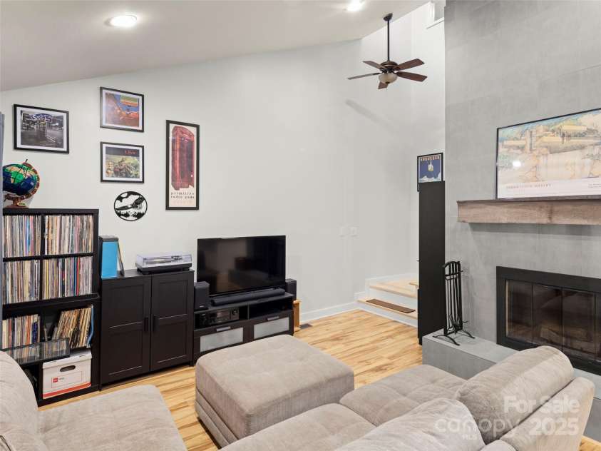 507 Woodfield Drive, Asheville, NC 28803.  MLS# CAR4293581, YatesRealty ID 34674. 