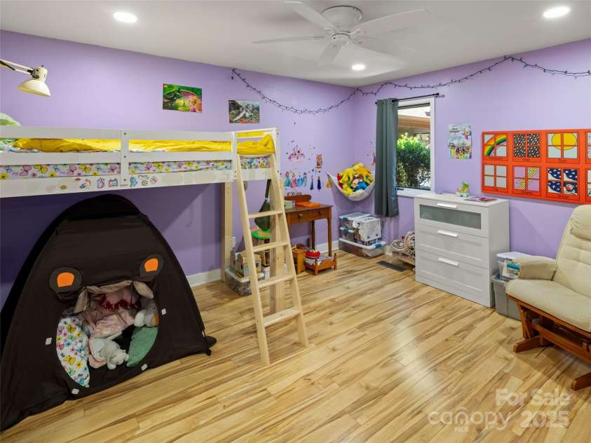 507 Woodfield Drive, Asheville, NC 28803.  MLS# CAR4293581, YatesRealty ID 34674. 