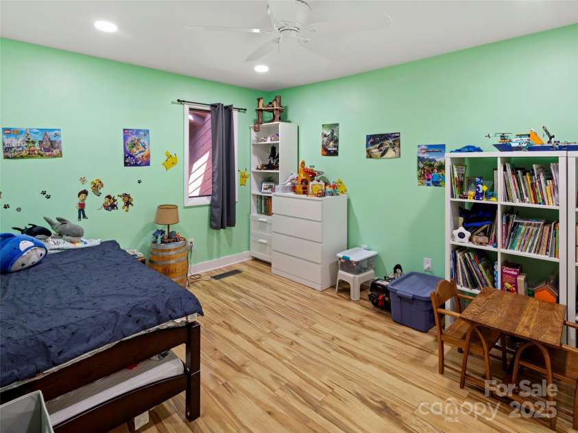 507 Woodfield Drive, Asheville, NC 28803.  MLS# CAR4293581, YatesRealty ID 34674. 