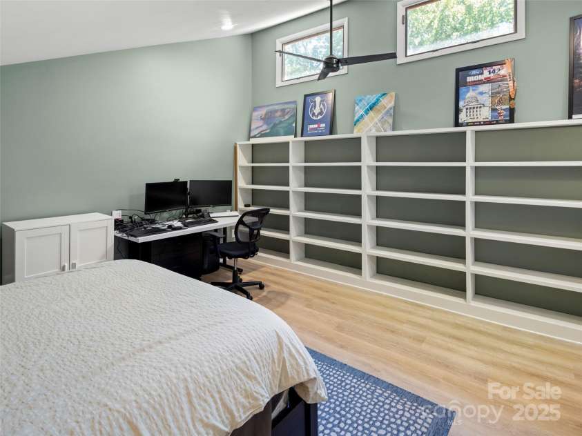 507 Woodfield Drive, Asheville, NC 28803.  MLS# CAR4293581, YatesRealty ID 34674. 