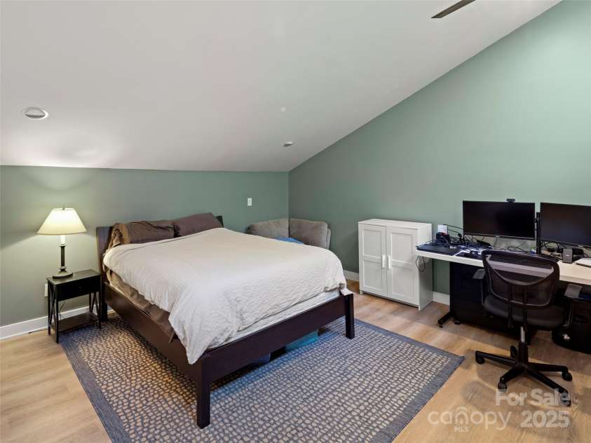 507 Woodfield Drive, Asheville, NC 28803.  MLS# CAR4293581, YatesRealty ID 34674. 