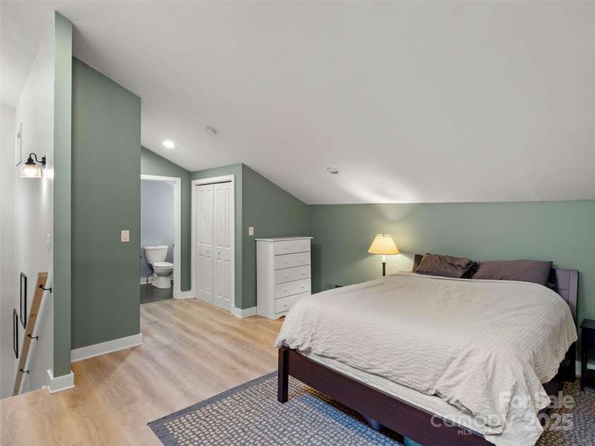 507 Woodfield Drive, Asheville, NC 28803.  MLS# CAR4293581, YatesRealty ID 34674. 