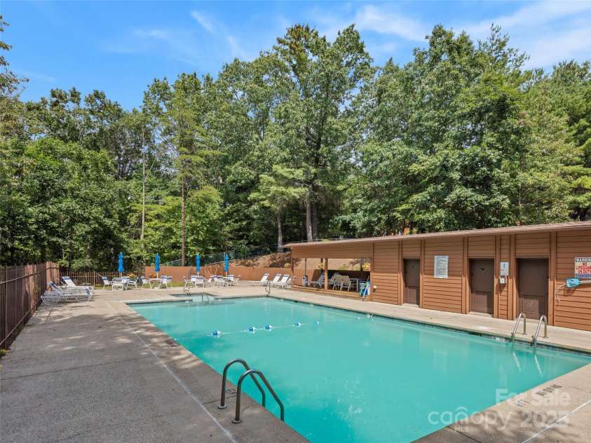 507 Woodfield Drive, Asheville, NC 28803.  MLS# CAR4293581, YatesRealty ID 34674. 
