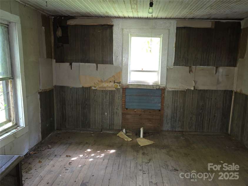 3132 Jones Wade Road, Hudson, NC 28638.  MLS# CAR4296824, YatesRealty ID 34675. Kitchen