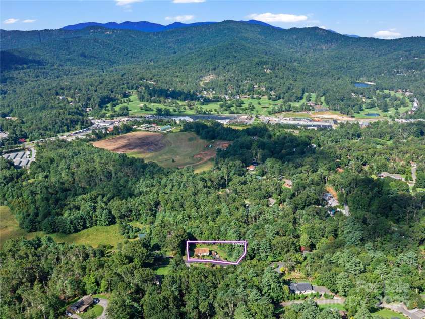 282 Sourwood Drive, Spruce Pine, NC 28777.  MLS# CAR4296504, YatesRealty ID 34676. 