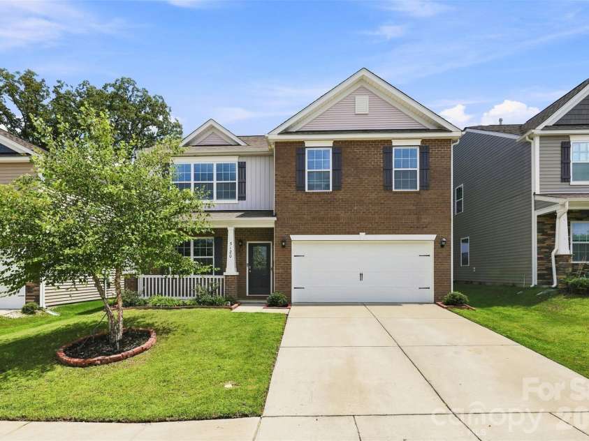 5120 Briscoe Drive, Charlotte, NC 28214.  MLS# CAR4399632, YatesRealty ID 34677. 
