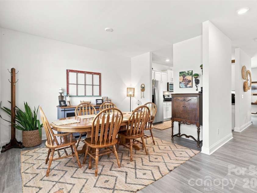 5120 Briscoe Drive, Charlotte, NC 28214.  MLS# CAR4399632, YatesRealty ID 34677. 