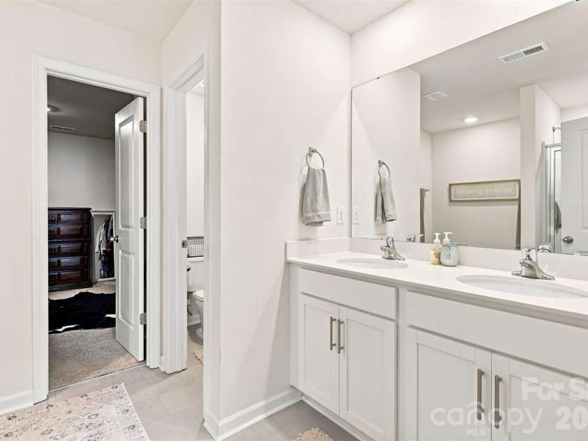 5120 Briscoe Drive, Charlotte, NC 28214.  MLS# CAR4399632, YatesRealty ID 34677. 