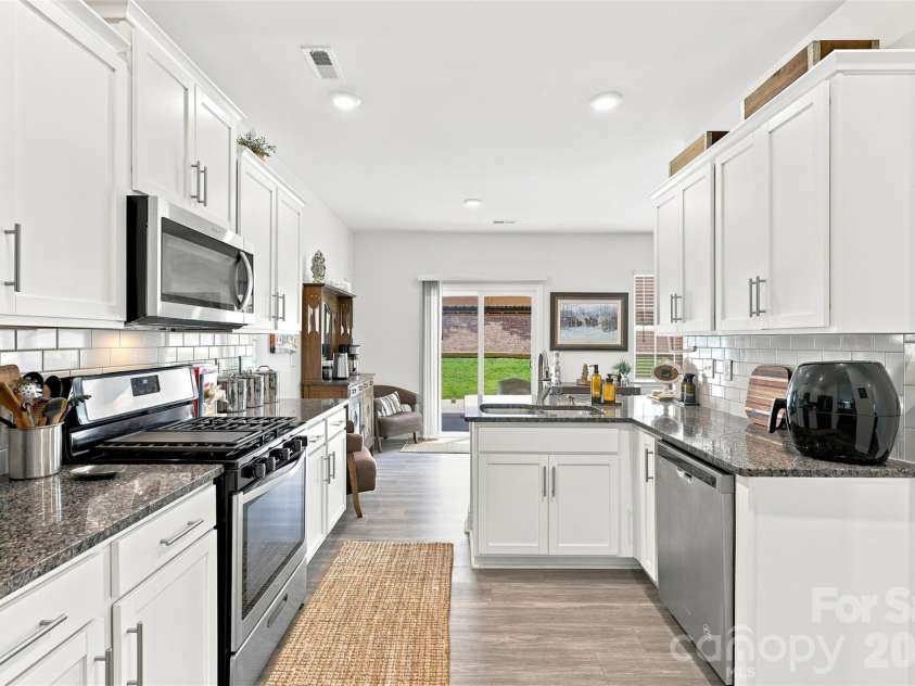 5120 Briscoe Drive, Charlotte, NC 28214.  MLS# CAR4399632, YatesRealty ID 34677. 