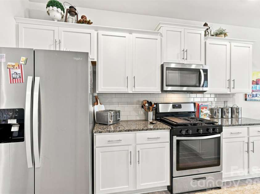5120 Briscoe Drive, Charlotte, NC 28214.  MLS# CAR4399632, YatesRealty ID 34677. 