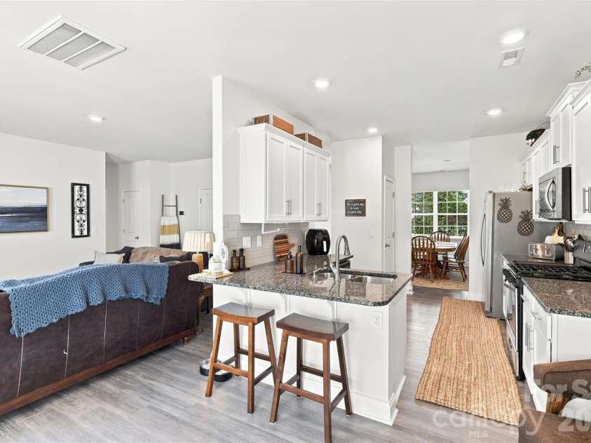 5120 Briscoe Drive, Charlotte, NC 28214.  MLS# CAR4399632, YatesRealty ID 34677. 