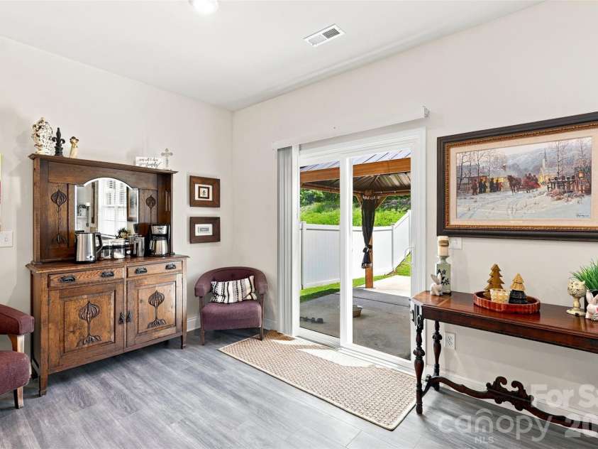 5120 Briscoe Drive, Charlotte, NC 28214.  MLS# CAR4399632, YatesRealty ID 34677. 