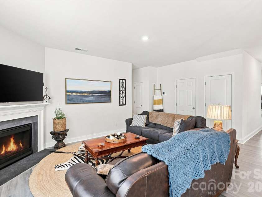 5120 Briscoe Drive, Charlotte, NC 28214.  MLS# CAR4399632, YatesRealty ID 34677. 