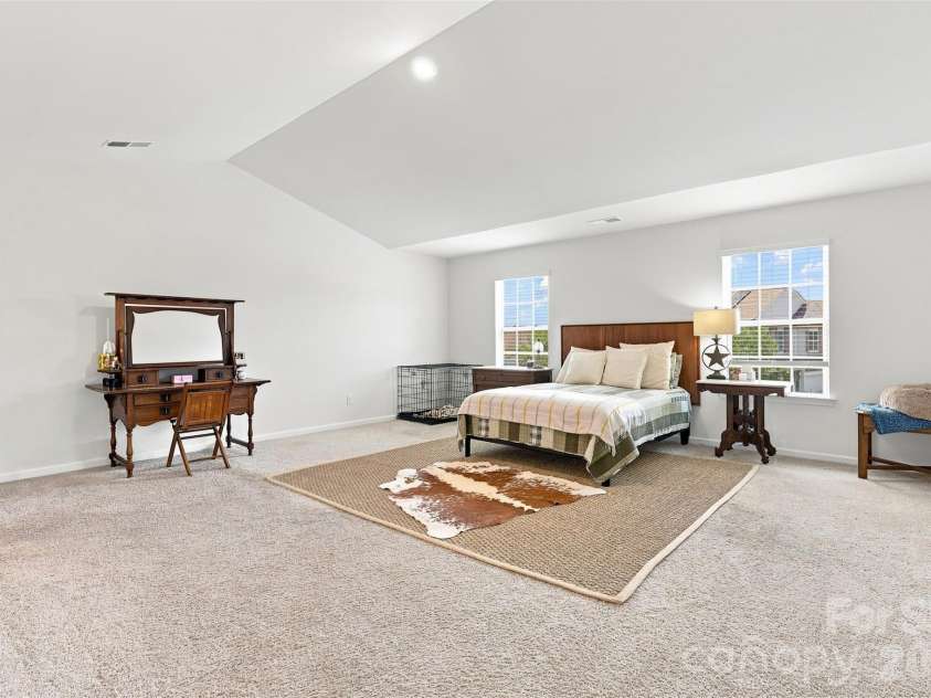 5120 Briscoe Drive, Charlotte, NC 28214.  MLS# CAR4399632, YatesRealty ID 34677. 