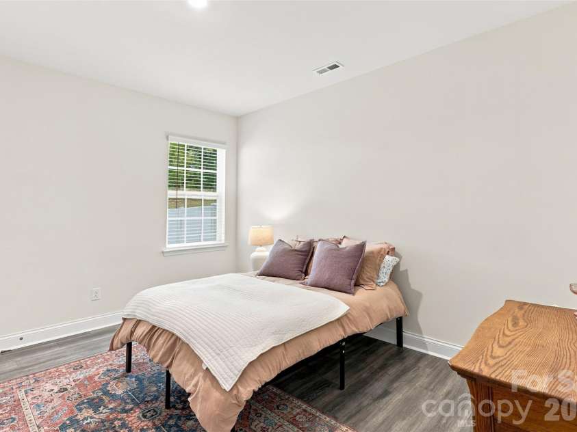 5120 Briscoe Drive, Charlotte, NC 28214.  MLS# CAR4399632, YatesRealty ID 34677. 
