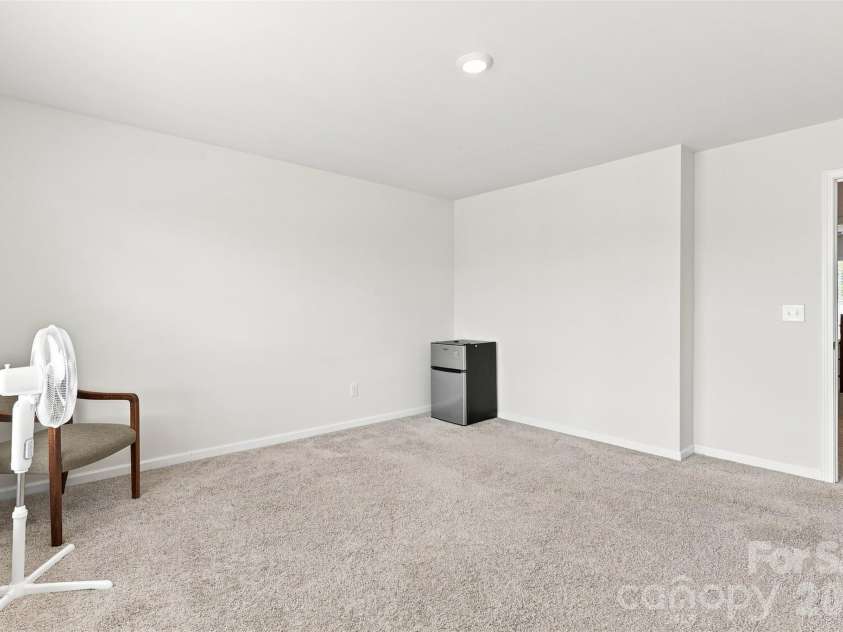 5120 Briscoe Drive, Charlotte, NC 28214.  MLS# CAR4399632, YatesRealty ID 34677. 