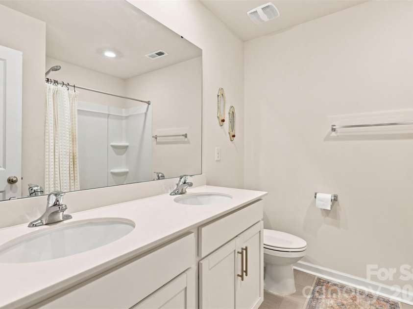 5120 Briscoe Drive, Charlotte, NC 28214.  MLS# CAR4399632, YatesRealty ID 34677. 