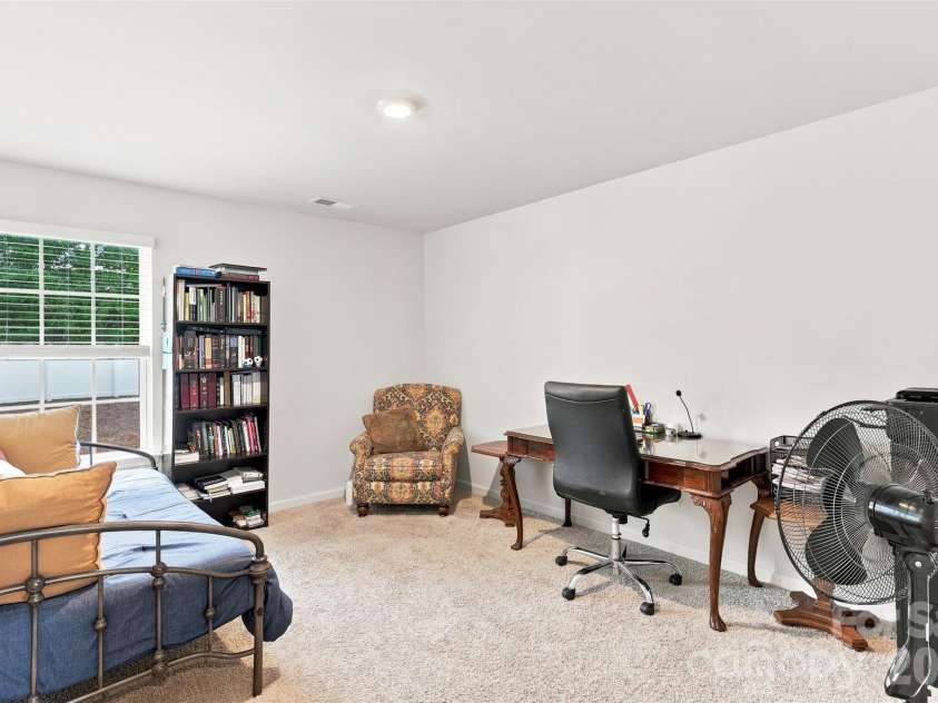 5120 Briscoe Drive, Charlotte, NC 28214.  MLS# CAR4399632, YatesRealty ID 34677. 