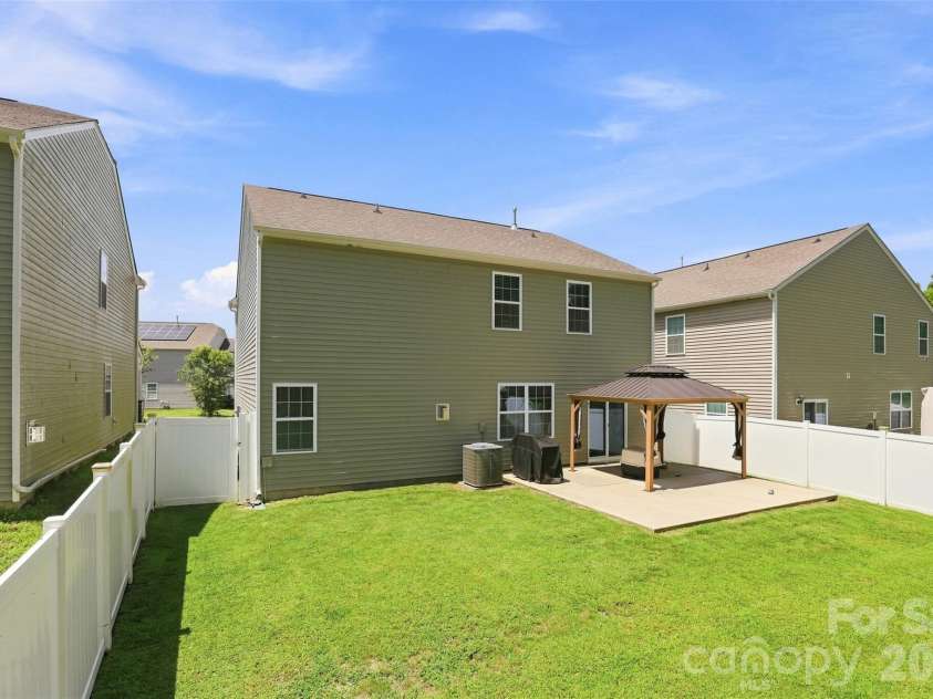 5120 Briscoe Drive, Charlotte, NC 28214.  MLS# CAR4399632, YatesRealty ID 34677. 