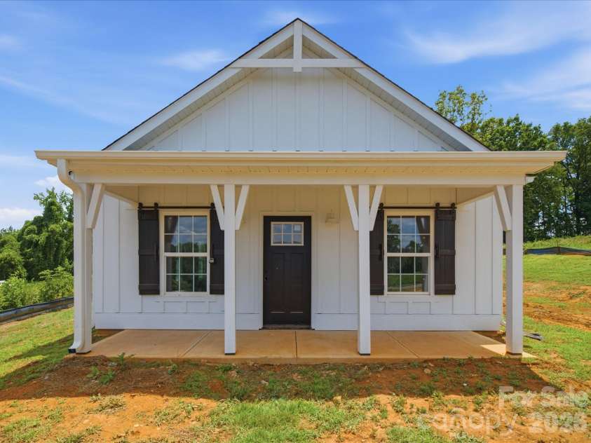 1432 Blackbird Drive, Clover, SC 29710.  MLS# CAR4399128, YatesRealty ID 34679. 
