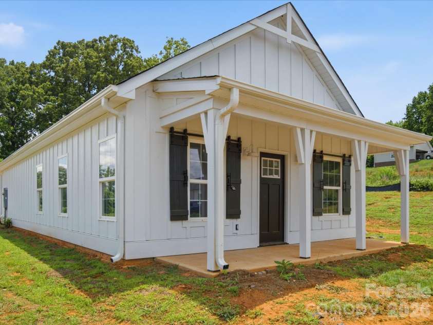 1432 Blackbird Drive, Clover, SC 29710.  MLS# CAR4399128, YatesRealty ID 34679. 