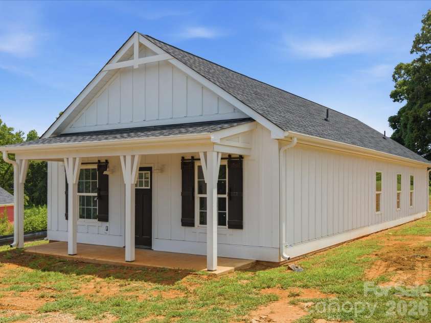 1432 Blackbird Drive, Clover, SC 29710.  MLS# CAR4399128, YatesRealty ID 34679. 