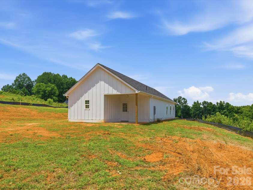 1432 Blackbird Drive, Clover, SC 29710.  MLS# CAR4399128, YatesRealty ID 34679. 