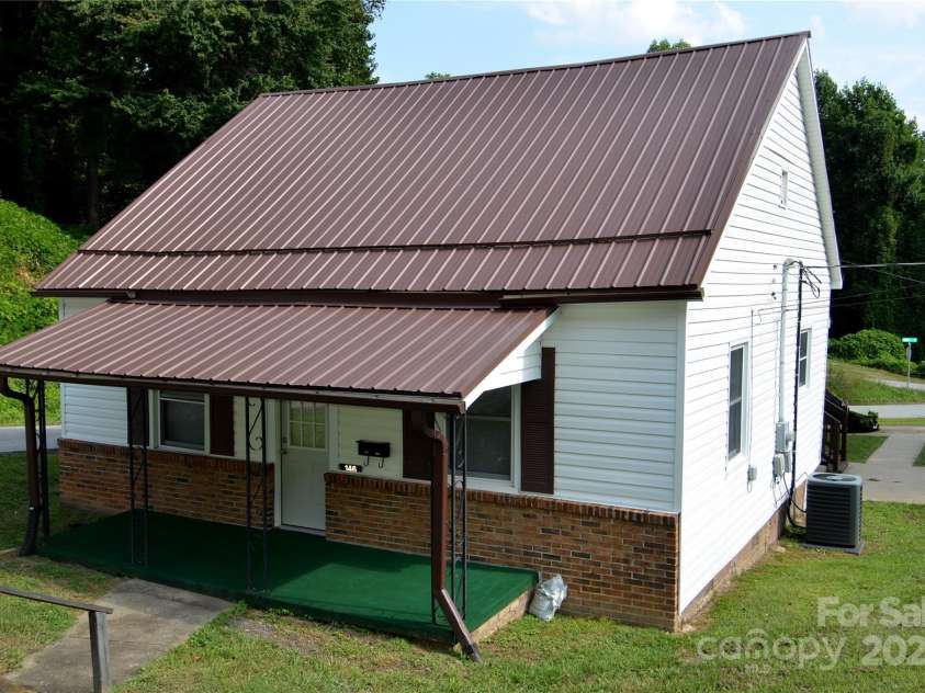 146 Fourth C Street, Marion, NC 28752.  MLS# CAR4295737, YatesRealty ID 34679. 