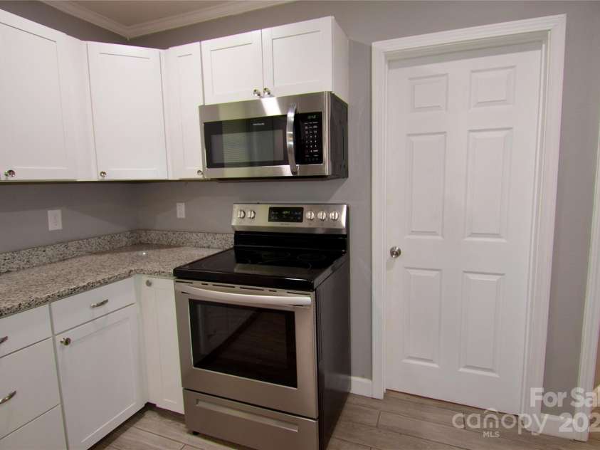 146 Fourth C Street, Marion, NC 28752.  MLS# CAR4295737, YatesRealty ID 34679. Kitchen