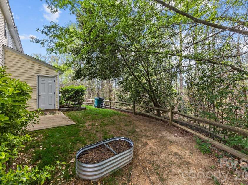 8230 Rudolph Road, Charlotte, NC 28216.  MLS# CAR4389639, YatesRealty ID 3468. 