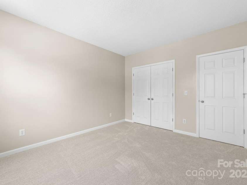 10422 Baskerville Avenue, Charlotte, NC 28269.  MLS# CAR4294892, YatesRealty ID 34680. 