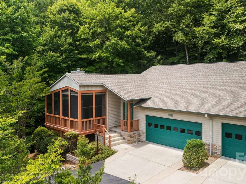 51 Duya Court, Brevard, NC 28712.  MLS# CAR4384643, YatesRealty ID 34680. 