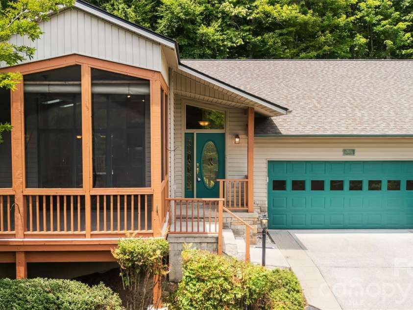 51 Duya Court, Brevard, NC 28712.  MLS# CAR4384643, YatesRealty ID 34680. 