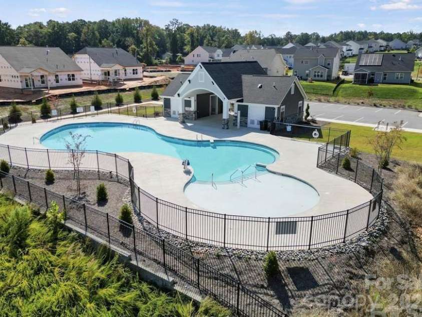 6327 Ludell Lane, Charlotte, NC 28215.  MLS# CAR4399992, YatesRealty ID 34683. Amenity Coming Soon