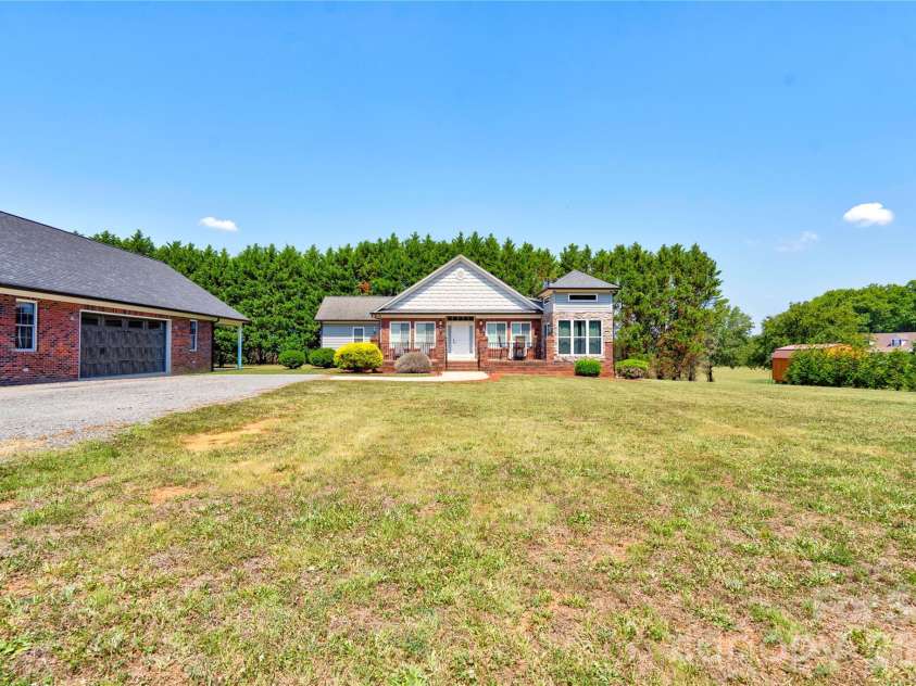 101 Northeastern Drive, Shelby, NC 28152.  MLS# CAR4399615, YatesRealty ID 34684. 