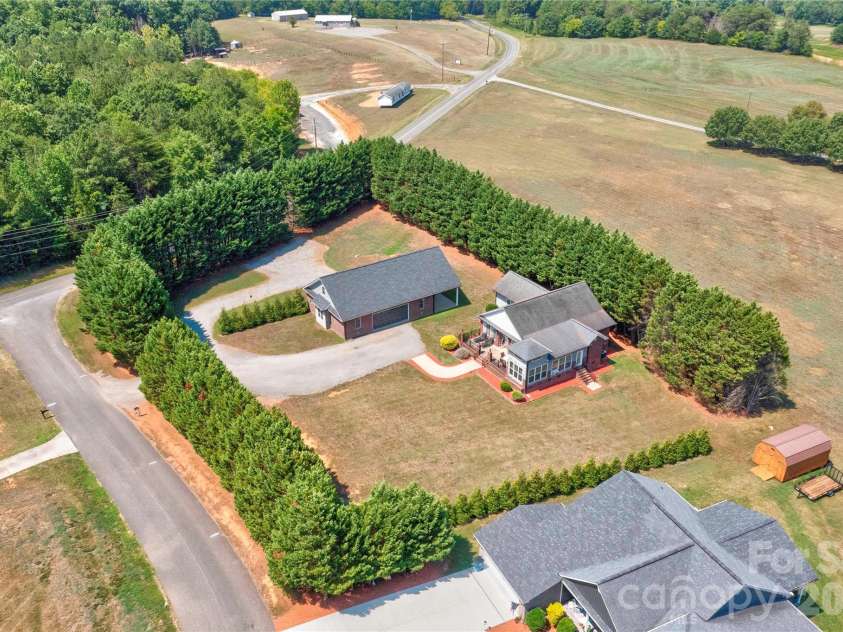 101 Northeastern Drive, Shelby, NC 28152.  MLS# CAR4399615, YatesRealty ID 34684. 