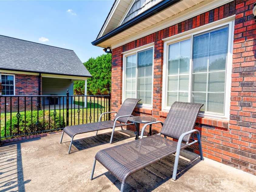 101 Northeastern Drive, Shelby, NC 28152.  MLS# CAR4399615, YatesRealty ID 34684. 