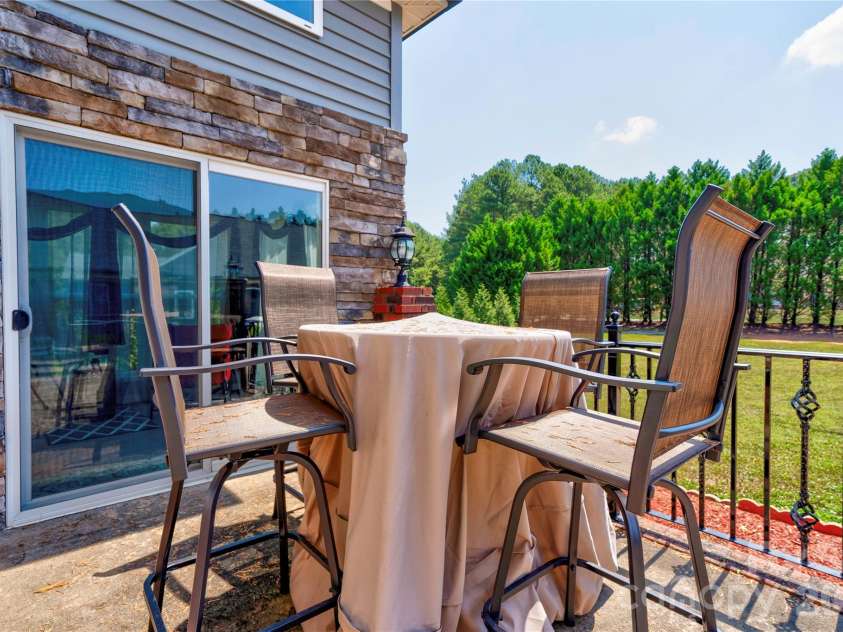 101 Northeastern Drive, Shelby, NC 28152.  MLS# CAR4399615, YatesRealty ID 34684. 
