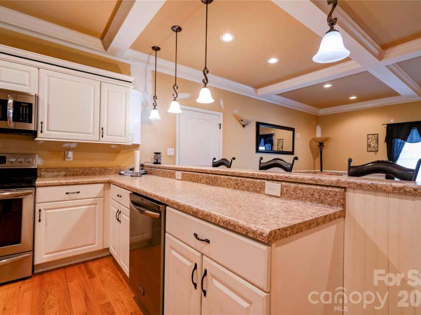 101 Northeastern Drive, Shelby, NC 28152.  MLS# CAR4399615, YatesRealty ID 34684. 