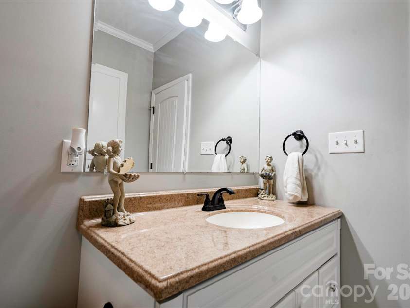 101 Northeastern Drive, Shelby, NC 28152.  MLS# CAR4399615, YatesRealty ID 34684. 
