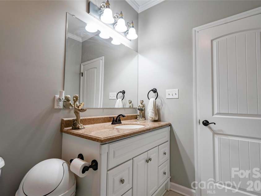 101 Northeastern Drive, Shelby, NC 28152.  MLS# CAR4399615, YatesRealty ID 34684. 