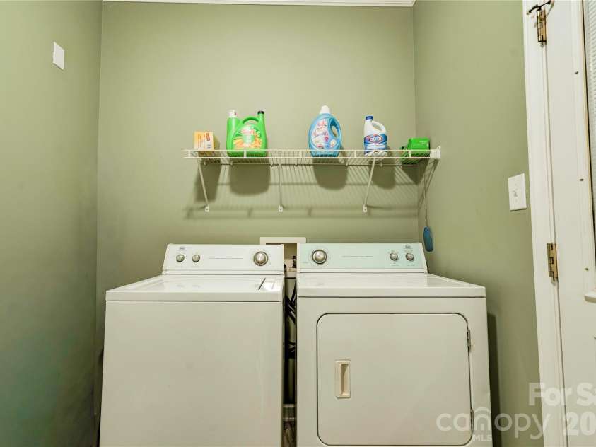 101 Northeastern Drive, Shelby, NC 28152.  MLS# CAR4399615, YatesRealty ID 34684. 