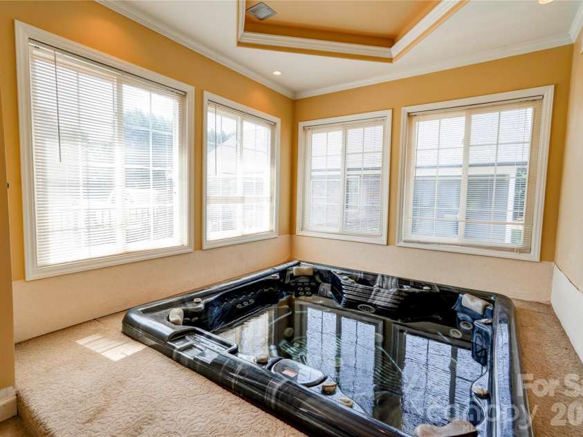 101 Northeastern Drive, Shelby, NC 28152.  MLS# CAR4399615, YatesRealty ID 34684. 