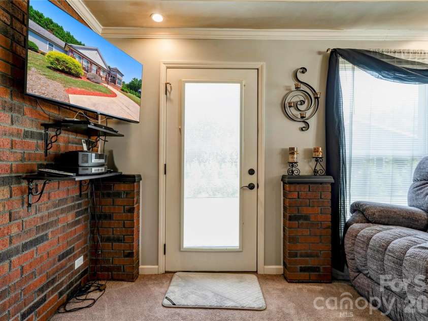 101 Northeastern Drive, Shelby, NC 28152.  MLS# CAR4399615, YatesRealty ID 34684. 