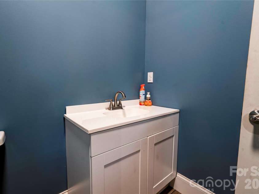 101 Northeastern Drive, Shelby, NC 28152.  MLS# CAR4399615, YatesRealty ID 34684. 