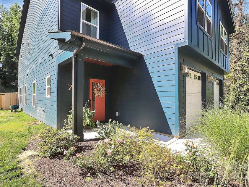 733 McArthur Avenue, Charlotte, NC 28206.  MLS# CAR4296923, YatesRealty ID 34684. 733 McArthur Ave