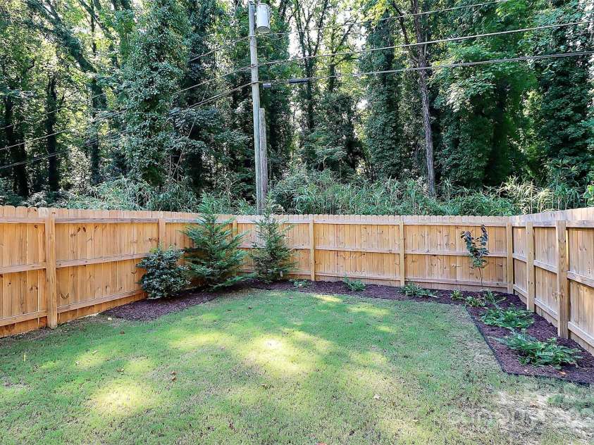 733 McArthur Avenue, Charlotte, NC 28206.  MLS# CAR4296923, YatesRealty ID 34684. Fenced Back Yard