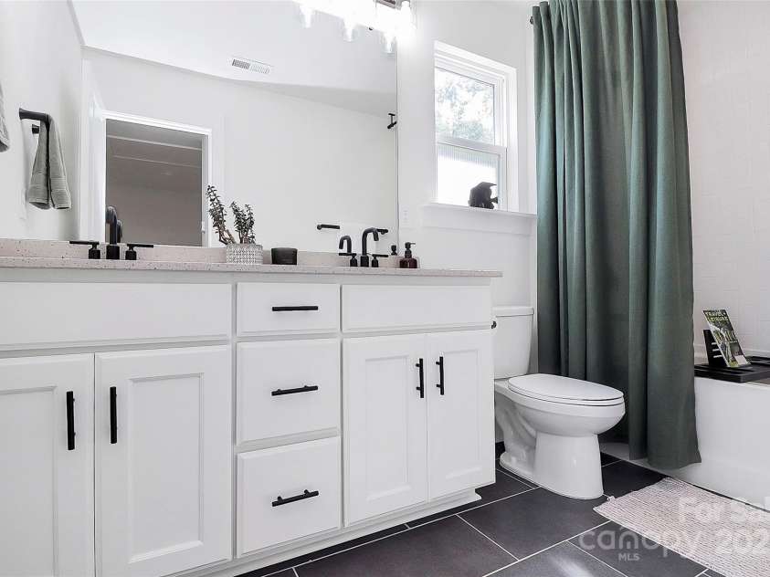 733 McArthur Avenue, Charlotte, NC 28206.  MLS# CAR4296923, YatesRealty ID 34684. Full Bath