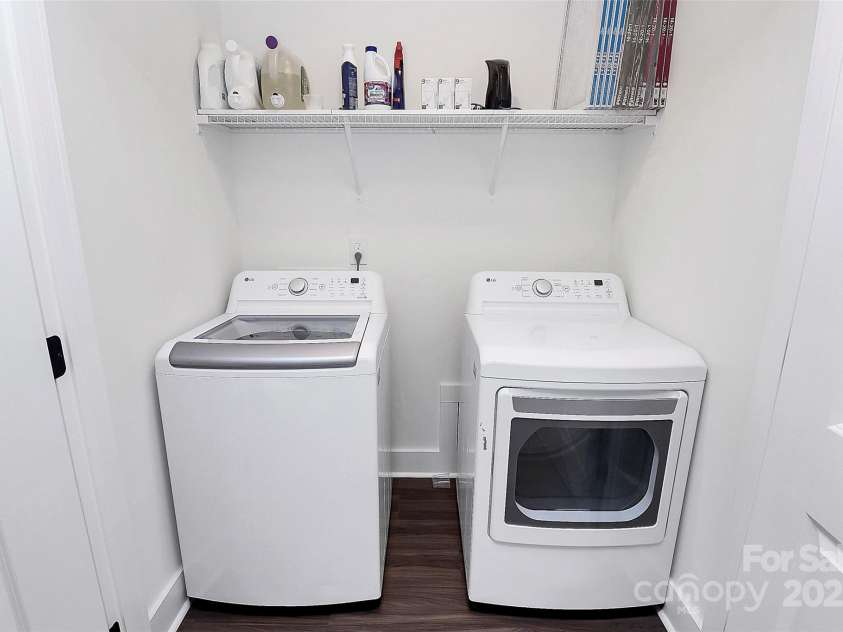 733 McArthur Avenue, Charlotte, NC 28206.  MLS# CAR4296923, YatesRealty ID 34684. Laundry