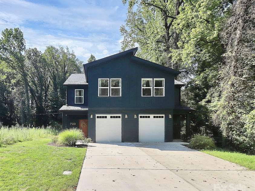 733 McArthur Avenue, Charlotte, NC 28206.  MLS# CAR4296923, YatesRealty ID 34684. Townhome/Duet style